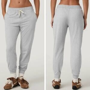 Vuori Womens Performance Joggers Pale Grey Heather Large